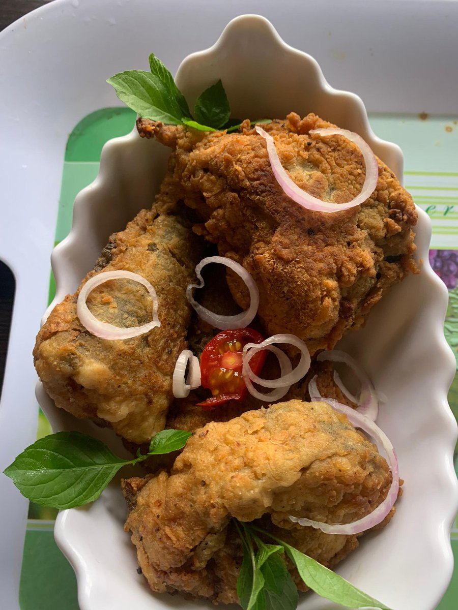 Champ_teemah's tweet photo. Learning culinary skills as a student Dietician! My group Created  mouthwatering fish in batter with spaghetti &amp; tomato sauce, balancing nutrition &amp; presentation🥰. We can create beautiful dishes from everyday meals! #studentDietician #culinaryskills #LAUTECH https://t.co/M9gceHGEGb