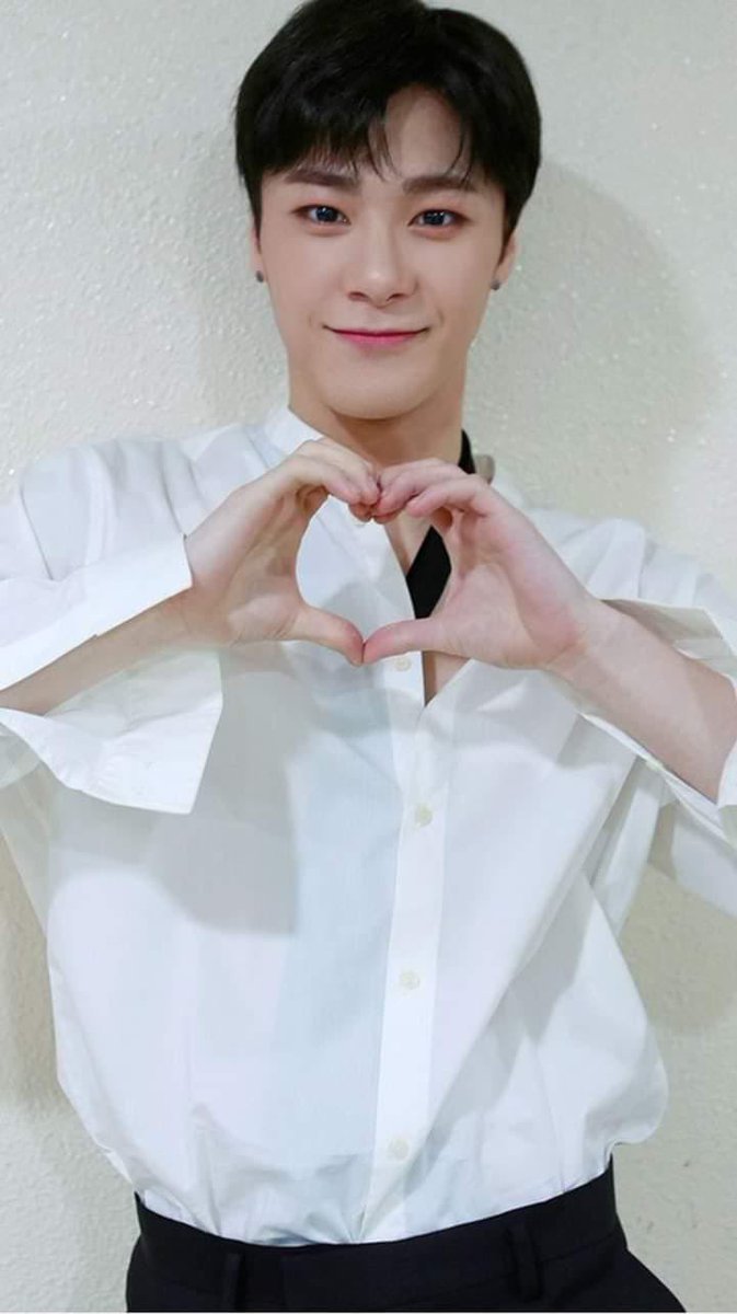 BrenToledano25's tweet photo. Estoy feliz de haber elegido a la mejor persona como mi Bias ๐ซถ๐ป๐๐
#ArohaSelcaDay #RohaSelcaDay #RSD #Aroha #์์คํธ๋ก #ASTRO #์ค์ฐํ #ASTROSPACE
@offclASTROid https://t.co/G2D38HOMPp