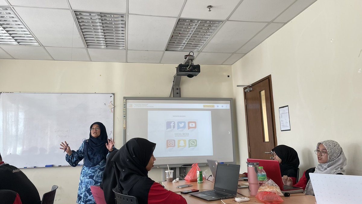 afiiqaimnn's tweet photo. kelas pertama, pstt pstt comeback ngan puan 🌹🌹🫦

#pelajarIPGKBMkontemporari
#IPGGoglobal
#GEGPetalingJaya
@mimmasayuti https://t.co/SHZZOJaUoI