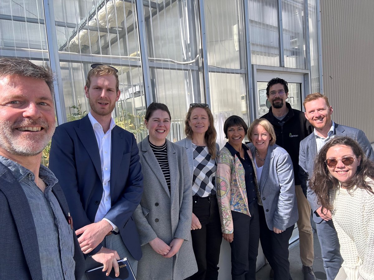 Thank you to the <a href="/ANUAgrifood/">Agrifood Innovation Institute</a> Institute for hosting me and <a href="/DAFFgov/">Department of Agriculture, Fisheries and Forestry</a> colleagues yesterday. Passionate innovation right here in 🇦🇺 will help the agrifood sector succeed and prosper while meeting our climate challenges #collaboration #innovation #climatesmartag 🧑‍🌾🌞🌨️🌱🌏