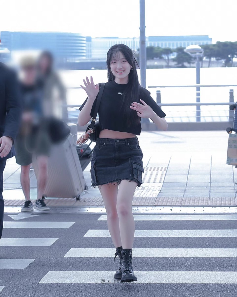 _a_newstart_'s tweet image. 240823 김혜윤 출국
오늘도 이렇게 예쁘면
어떡하라고, 어떻하라고, 어떡콰라고, 어뜨카라고, 억떡하라고, 우뜨카라고, 오픈카라고, 엉뜨켜라고, 엉뚱하라고, 오또카라고, 어떡하라고, 어떻하라고, 어떡콰라고, 어뜨카라고
#김혜윤 #kimhyeyoon #キムヘユン