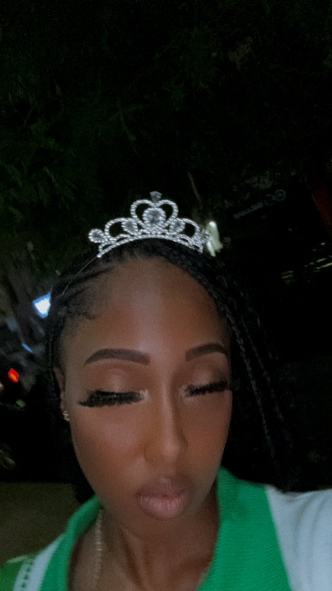 AModelorWhateva's tweet image. Le Queen will be outside in a week #CityCinderella #jt #slammy