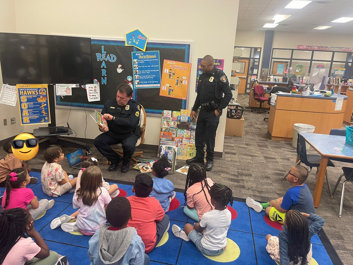 QuianaW9's tweet photo. Woot!  Woot!  That’s the sound of @Spring_ISD_PD.  @HirschHawk are so thankful for these brave men in blue who pour into and protect our scholars and staff with positive interactions.  @SpringISD @SpringISD_Super @HilarionMartin1 @latpat1908 https://t.co/L7ag2R41or