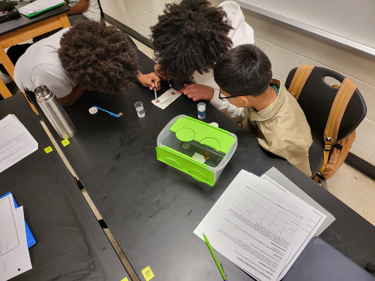 Our future scientists during their microscope lab. Great job 7th graders!!!
#STEM