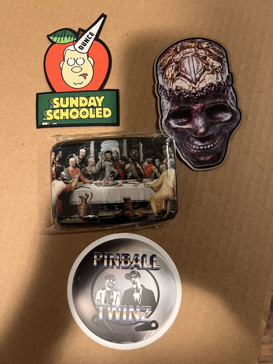 Loathstupid's tweet photo. 🛑 #Giveaway time! Sweet magnet sticker patch and card holder thanks to @DonovanTESD like comment #TESD on this post and repost to enter. @sundayjeff @GitEmSteveDave @TellEmSteveDave @SModfan @tesdgroupie @4ColorPatchem @tmilo1982 spread the word please https://t.co/5uUwiF41vf