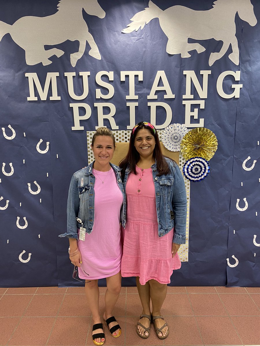 When you show up to work twinning you know your are a great team! Love you Shannon!