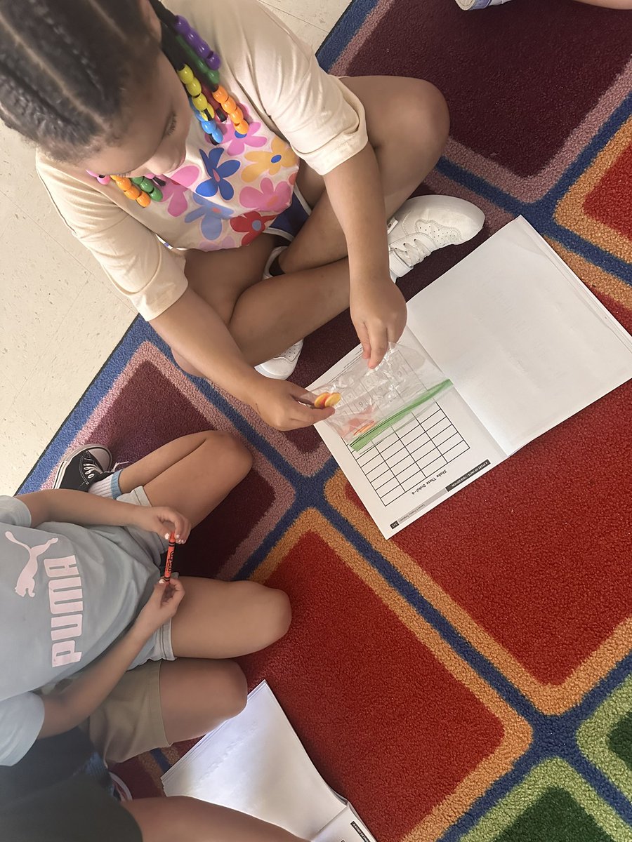 MsKiarasClass's tweet photo. "Shake those disk" was suchhhhh a huge hit during math time! It's so amazing seeing them enjoy learning and having fun learning with each other. 🔢🤍 #DiamondsShineBright https://t.co/UsBbpJYdH4