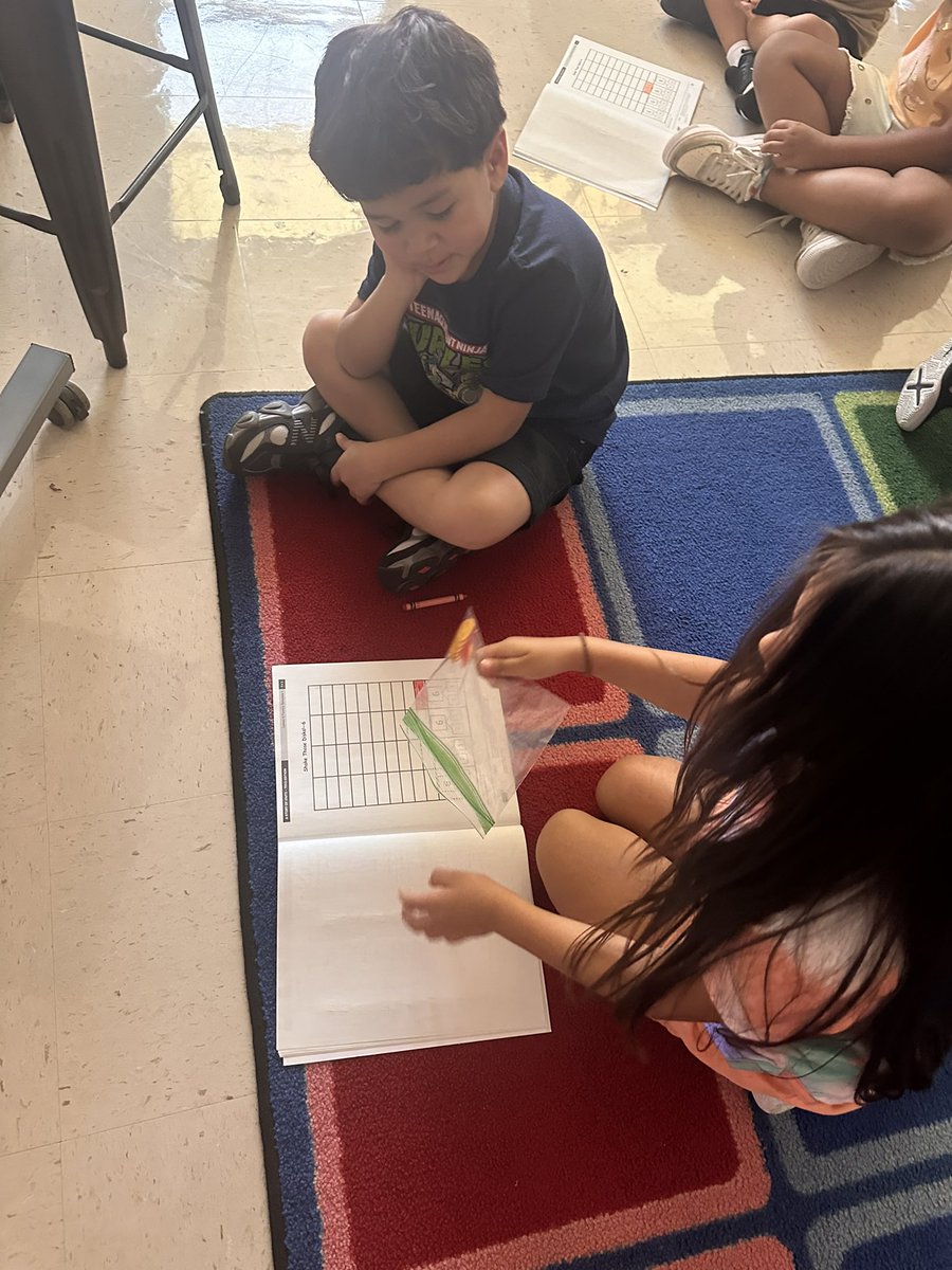 MsKiarasClass's tweet photo. "Shake those disk" was suchhhhh a huge hit during math time! It's so amazing seeing them enjoy learning and having fun learning with each other. 🔢🤍 #DiamondsShineBright https://t.co/UsBbpJYdH4