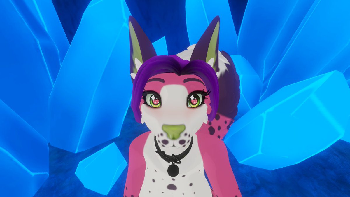 I'm in #VRChat now 🥹🩷 

#furry