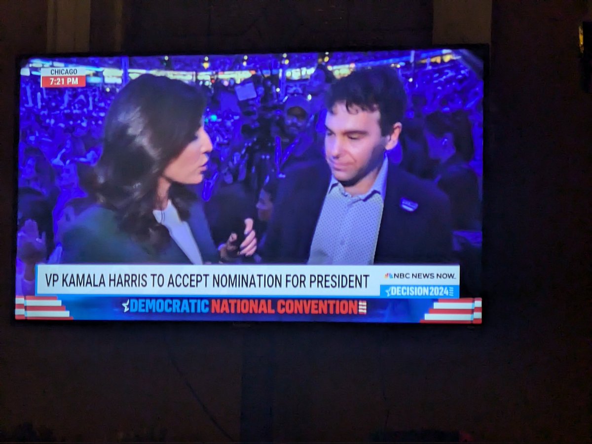 Yishai20's tweet photo. Hey @jonlovett ! https://t.co/PmSERVqc1W