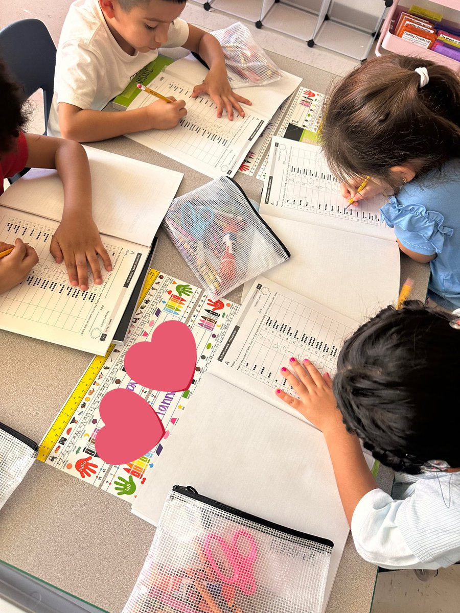 MsKiarasClass's tweet photo. Ready, set, sprint! They are getting so much faster with our Eureka sprints day by day. 🔢📝 #DiamondsShineBright https://t.co/hZ3C2nkCW8