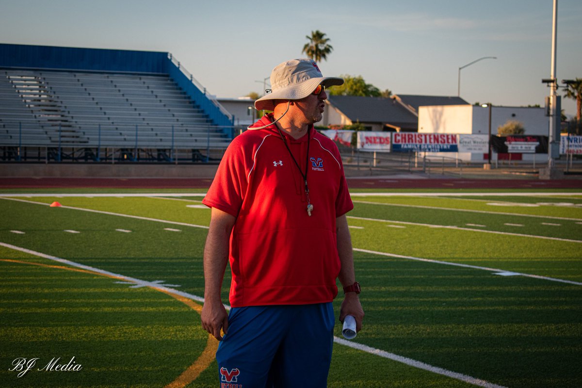 BJMedia1's tweet photo. Coach of the Year

Andy Litten, Mountain View
Ben Kullos, Kellis
Brock Farrel, Highland
Chris Dixon, Cactus Shadows
Chris McDonald, Basha
Colin Thomas, Liberty
Eddy Zubey, Higley
Jason Jewell, Brophy
Joe Thomas, Buena
Jon Roberts, Vista Grande
Joseph Ortiz, Perry

(2/?) https://t.co/4aa54BB4t4