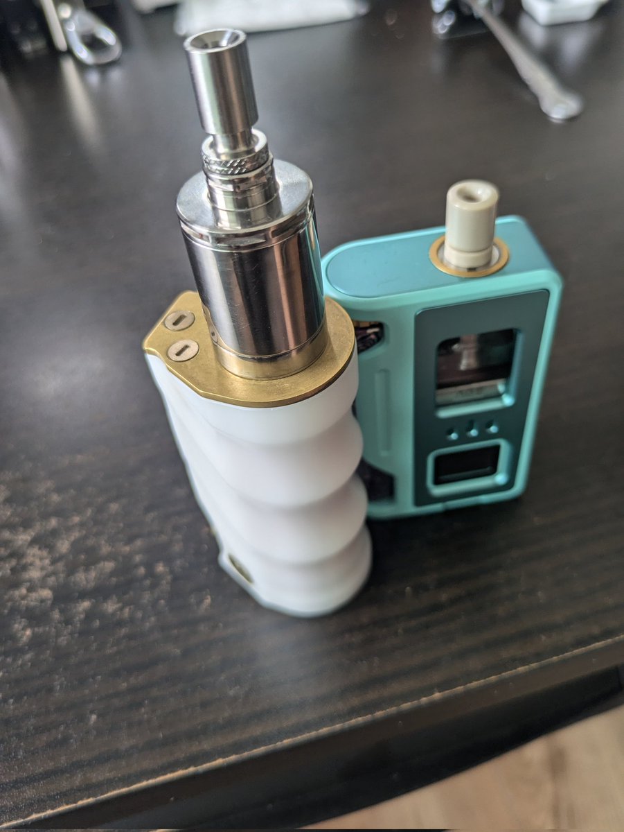 link_vape's tweet photo. おはようございます☁
昨日はエアコン使わずに済んでいくら���過ごしやすくなったかな？
今日もよろしくお願いします
(｀･ω･´)ゞ https://t.co/YAQw3gupgk