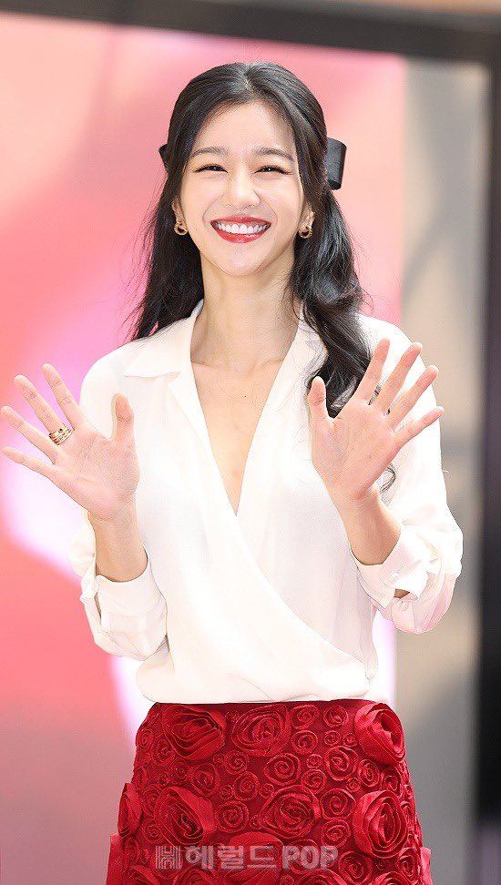 imsangmis's tweet photo. Seo Yeaji at the Nars Cosmetics Brand Event in Seoul 💄

#서예지 #SeoYeaJi https://t.co/p1NI9gUlQR