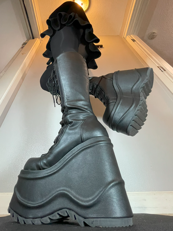 Beeeg_KiraRP's tweet photo. Feeling cute, might dele... 
...ugh what is it? 
Yes, I might tease you later... 
geez don't make me step on you already- hehe

#Sizetwitter #giantess https://t.co/uoD8i2k5Ue