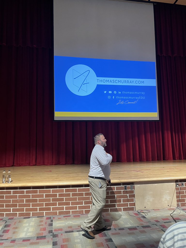 thomascmurray's tweet photo. Drove down the road for opening #2 this morning, and what an honor it was to hang with the amazing educators in @EastonAreaSD! What an absolute blast!!! Loved being with you all! #easdroverpride https://t.co/WPWtCaQUF4
