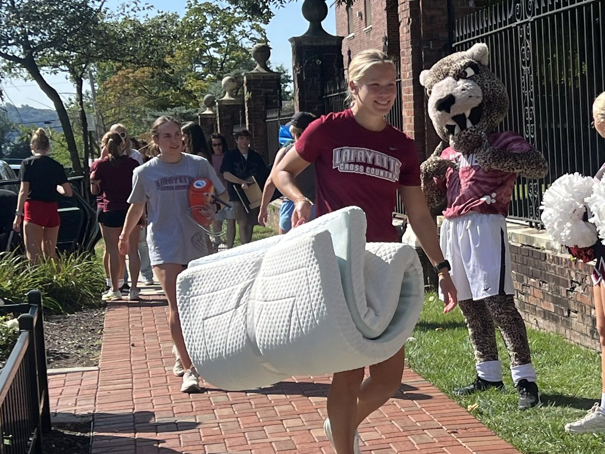 Move In Day! A tradition for the Lafayette XC/TF teams to help out and welcome our 1st Year Leopards. Always an exciting time on campus and welcome home Class of 2028! #goleopards #lafayettecollege