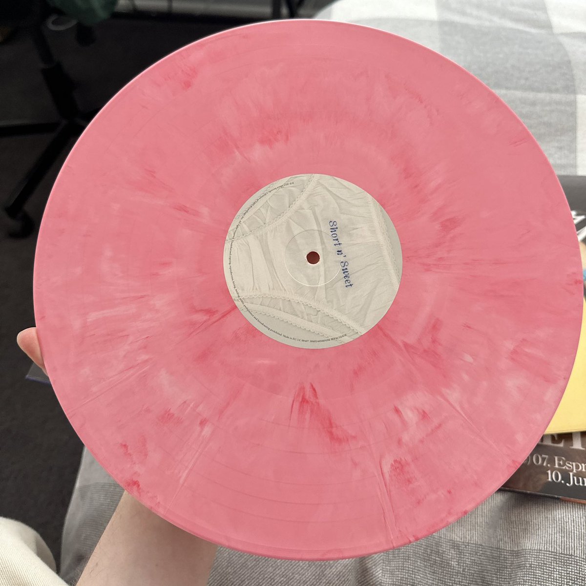 Sabrina Carpenter Short n' Sweet ピンクレコード