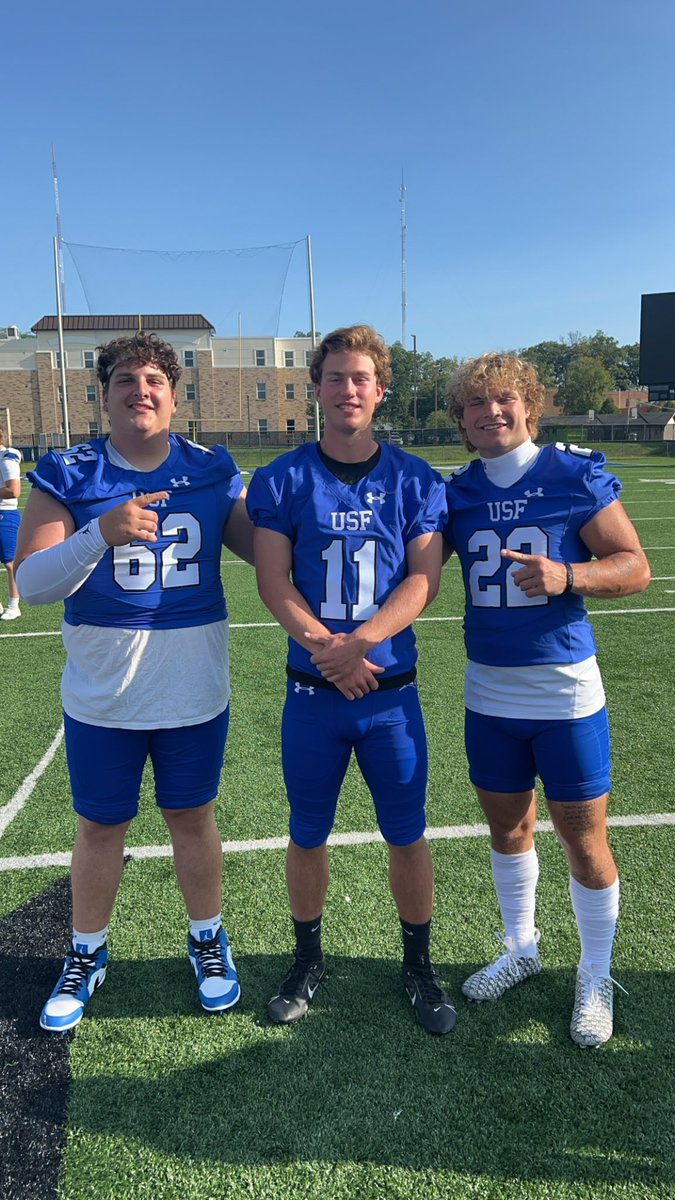 AdenDennis9's tweet photo. Year 3 #rollcougs @StFrancisStrong @usf_fb https://t.co/dDDlgUekXU