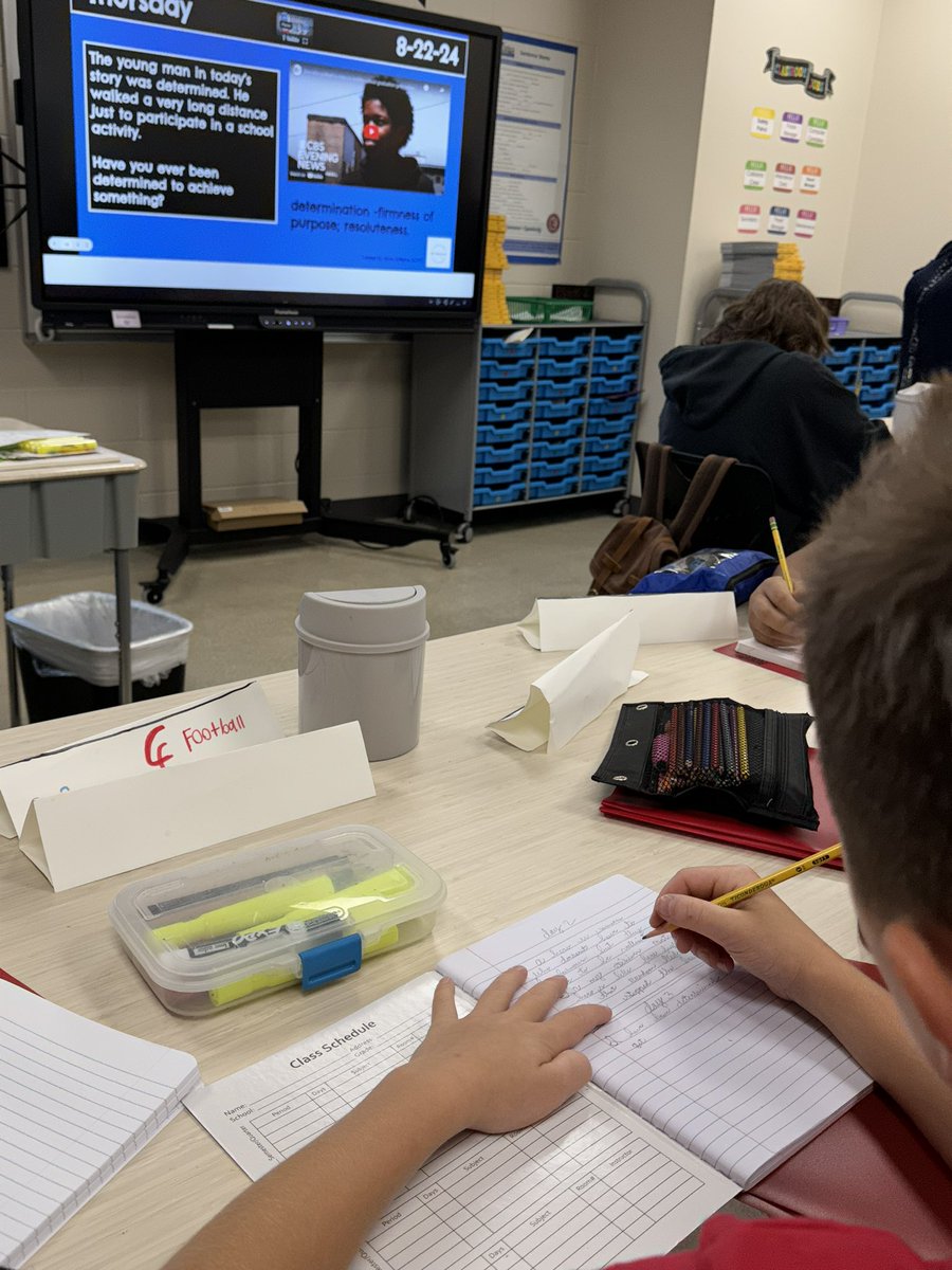 MrsWiatrek_FSES's tweet photo. Morning Meetings and Week 1 writing fills my bucket every time! These hallways and these people are BUILDING CHAMPIONS 💪 #beabulldogbeachampion #theFSESway #todayincomal https://t.co/aGKKuT28EW