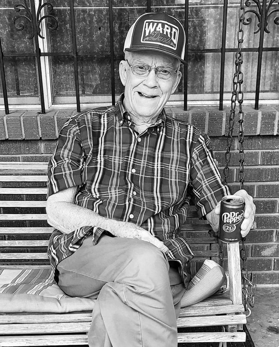 CiCi_Texas_45's tweet photo. RIP Pop!
Texans know! #PopWatch
♥️♥️♥️♥️♥️♥️♥️♥️♥️♥️♥️♥️♥️ https://t.co/FKA2e4YzTP
