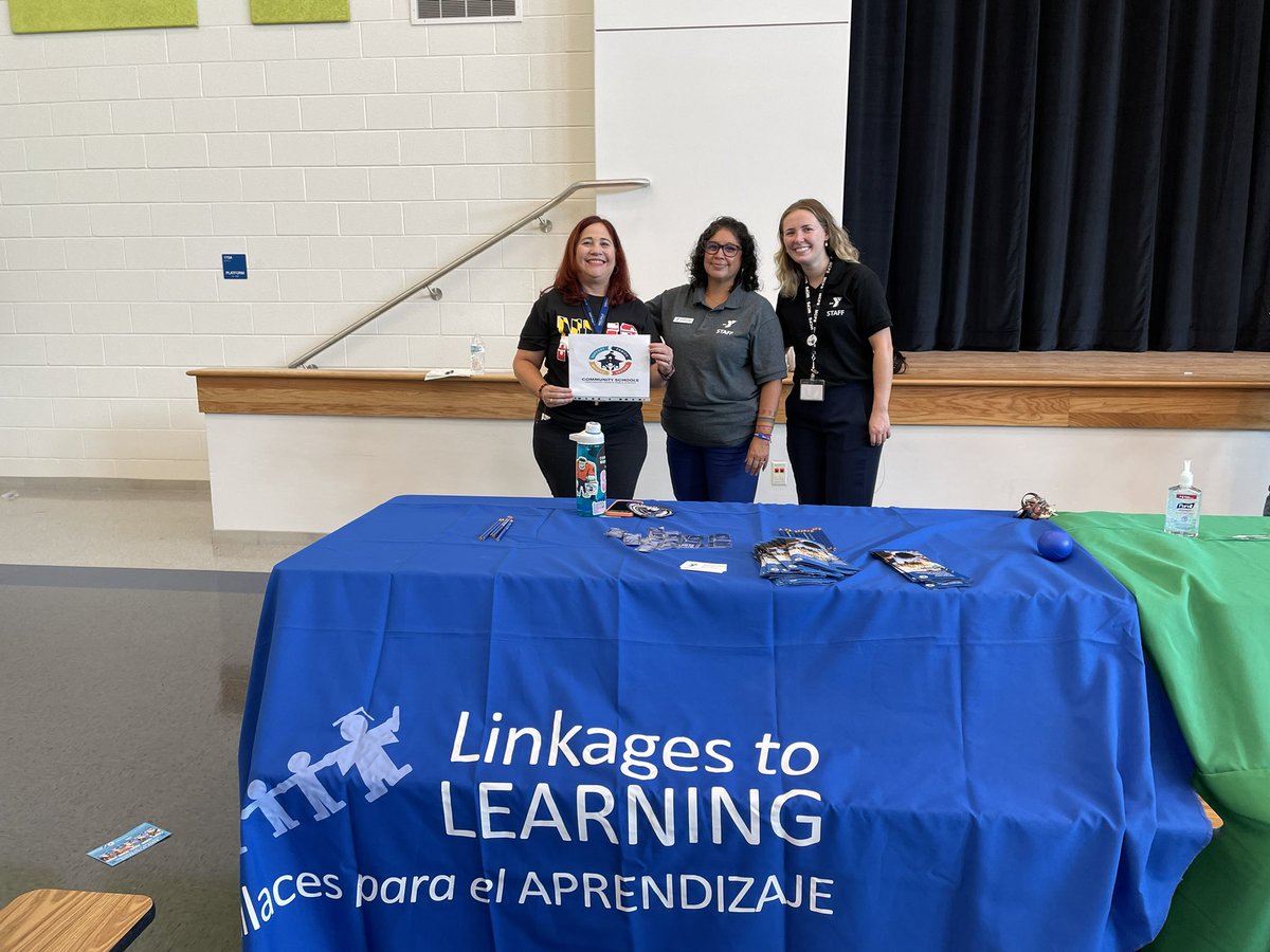 CSLNeelsvilleMS's tweet photo. @Neelsville MS Nighthawk Welcome Event was successful! Families,students,partners, stakeholders, staff, former workers,friends &amp;neighbors gathered together to celebrate the beginning of a promising SY24-25! We are Neelsville🏫CS @CSconnect_MCPS @NMS_principal https://t.co/fIuznHa7OO