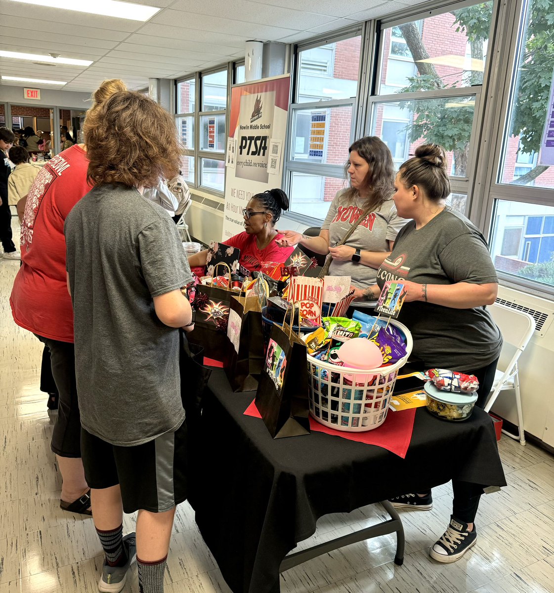 Megan Minnis tweet media