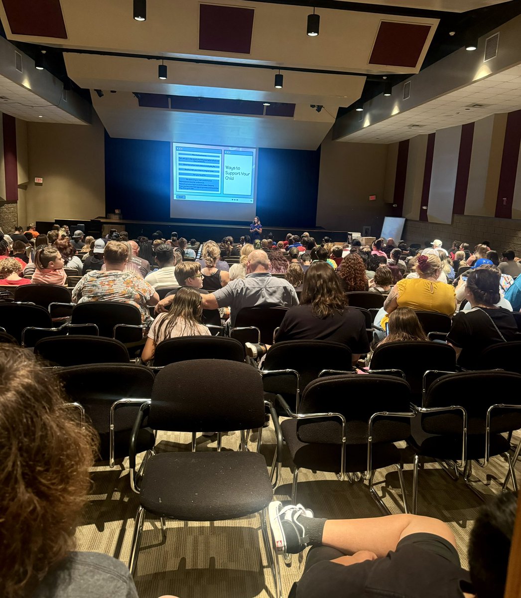 Megan Minnis tweet media