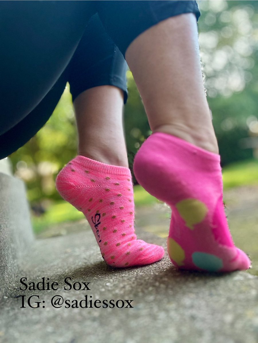 SadiesSox's tweet photo. Pink socks are my favorite 

#anklesocks #mismatchedsocks #cutesocks #footfetish #footgoddess #sockfetish #sexyfeet #sexysocks #footlovers #lickmyfeet https://t.co/XpvFdzhhFy