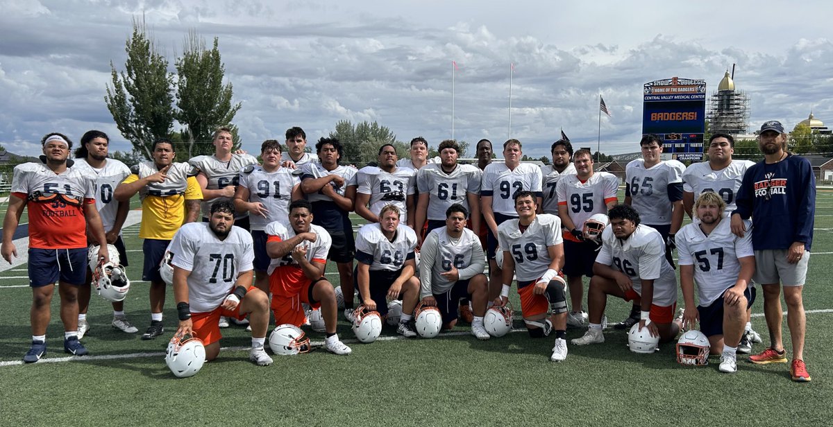 The 2024 Snow College Offensive Line #StayGreen #SnowOLFactory