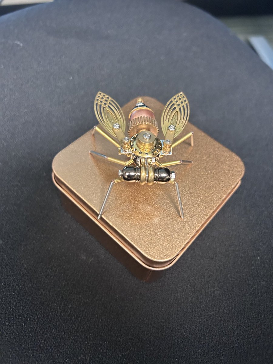 HarmitMalik's tweet image. I got the BEST gift in the mail this week but there was no note so I don’t know whom to thank and send karmic good vibes their way. 

Anyways, whoever it was: I hope you see this and also see that it totally #mademyday !!!