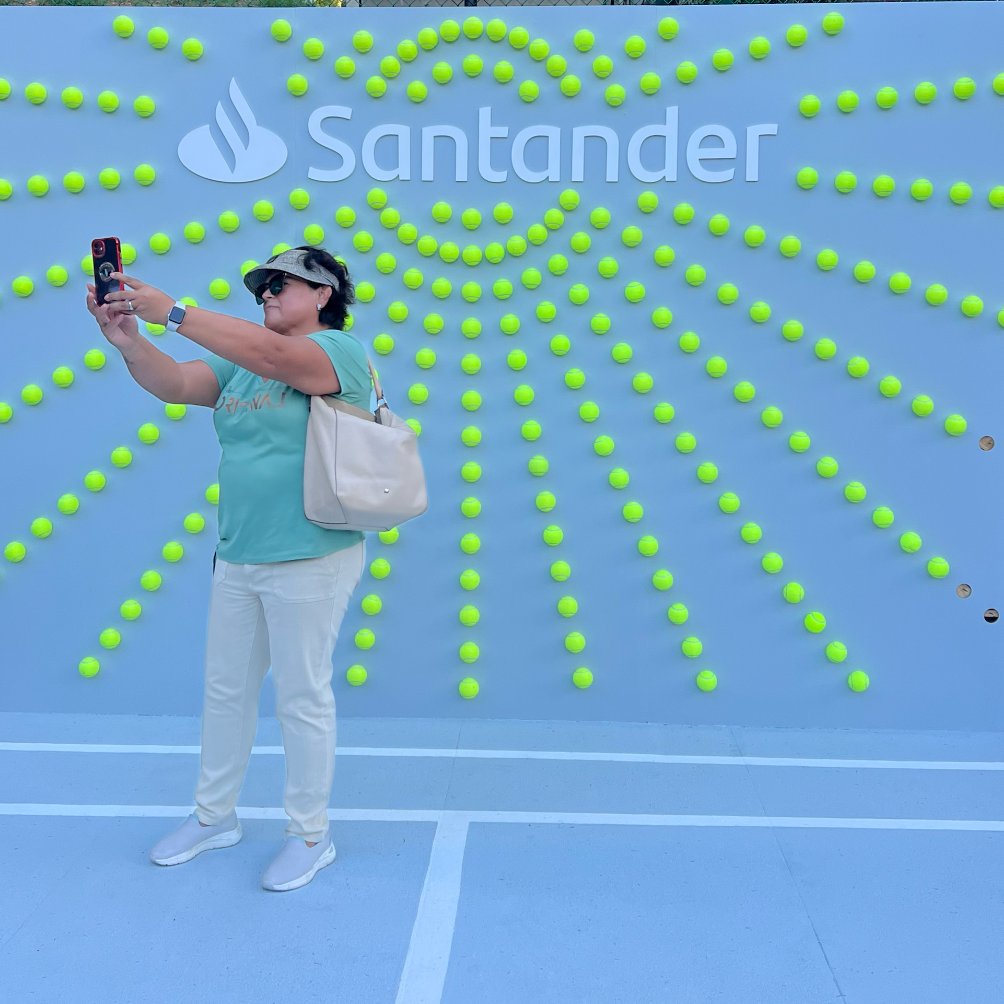 Abierto_GNP's tweet image. Toma tu foto con @santander_mexico en el #AbiertoGNPSeguros 🪪

#EstadioGNPSeguros #Viviresincreíble #Santander #SantanderAbiertoMonterrey #ConectaConTuPasión