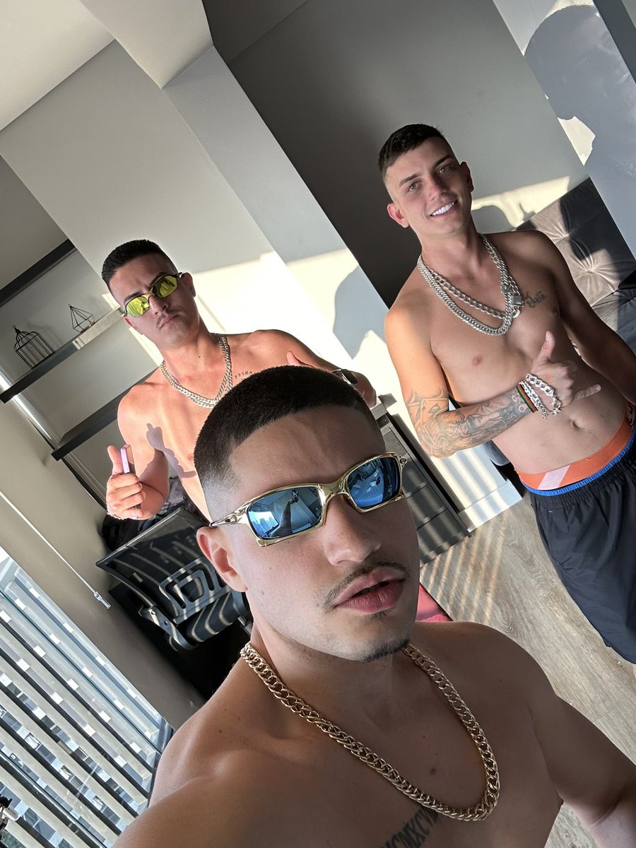 bfmg_vzds's tweet photo. Não perdi tempo já botei todo conteúdo no meu grupo🔞🤭👇

LINK DO GRUPO: https://t.co/n4tCYT2OOi

#viral #viralizou #vazados https://t.co/6O9Y5OnzVQ