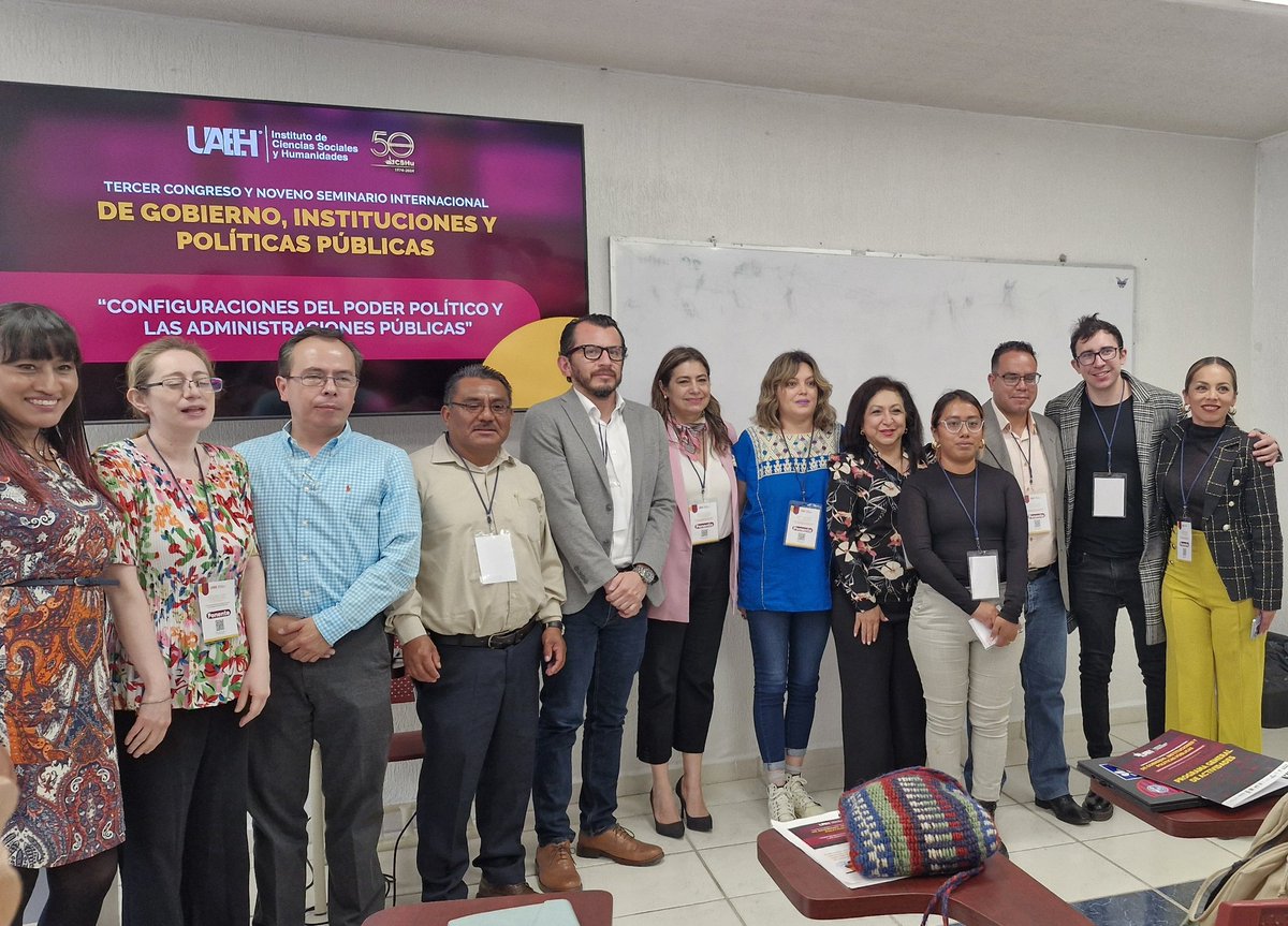 EverardoChiapa's tweet photo. El coleccionista de congresos, me dicen... Ahora tocó presentar resultados de la investigación sobre preferencias en el transporte, con enfoque cualitativo,  en el #ICSHU de la @UAEH_OFICIAL. https://t.co/ZrkhdRPKaN