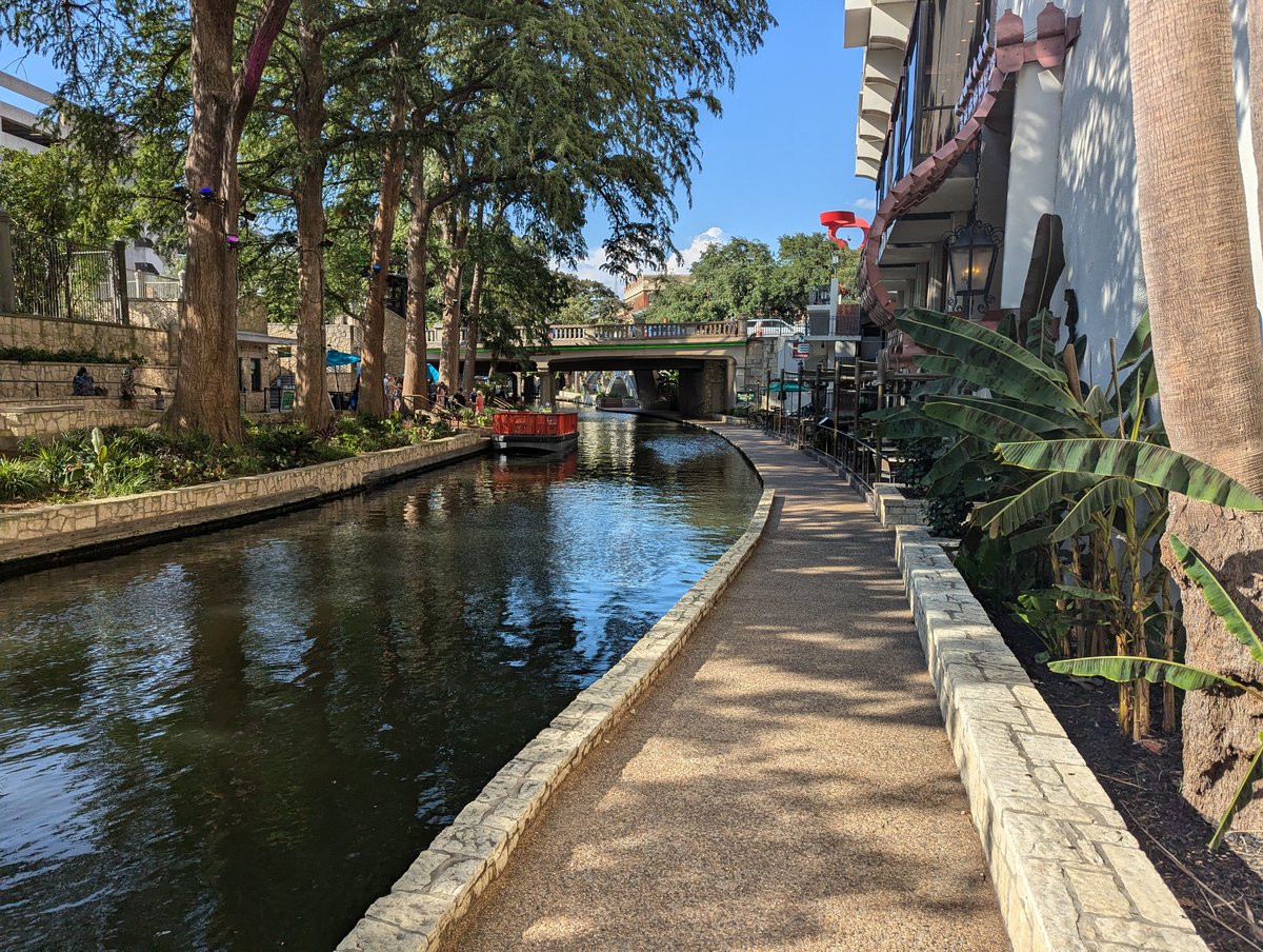 Dolfans311's tweet photo. Adios San Antonio. Be back home at 2AM 😪 https://t.co/yQPx6eANZB