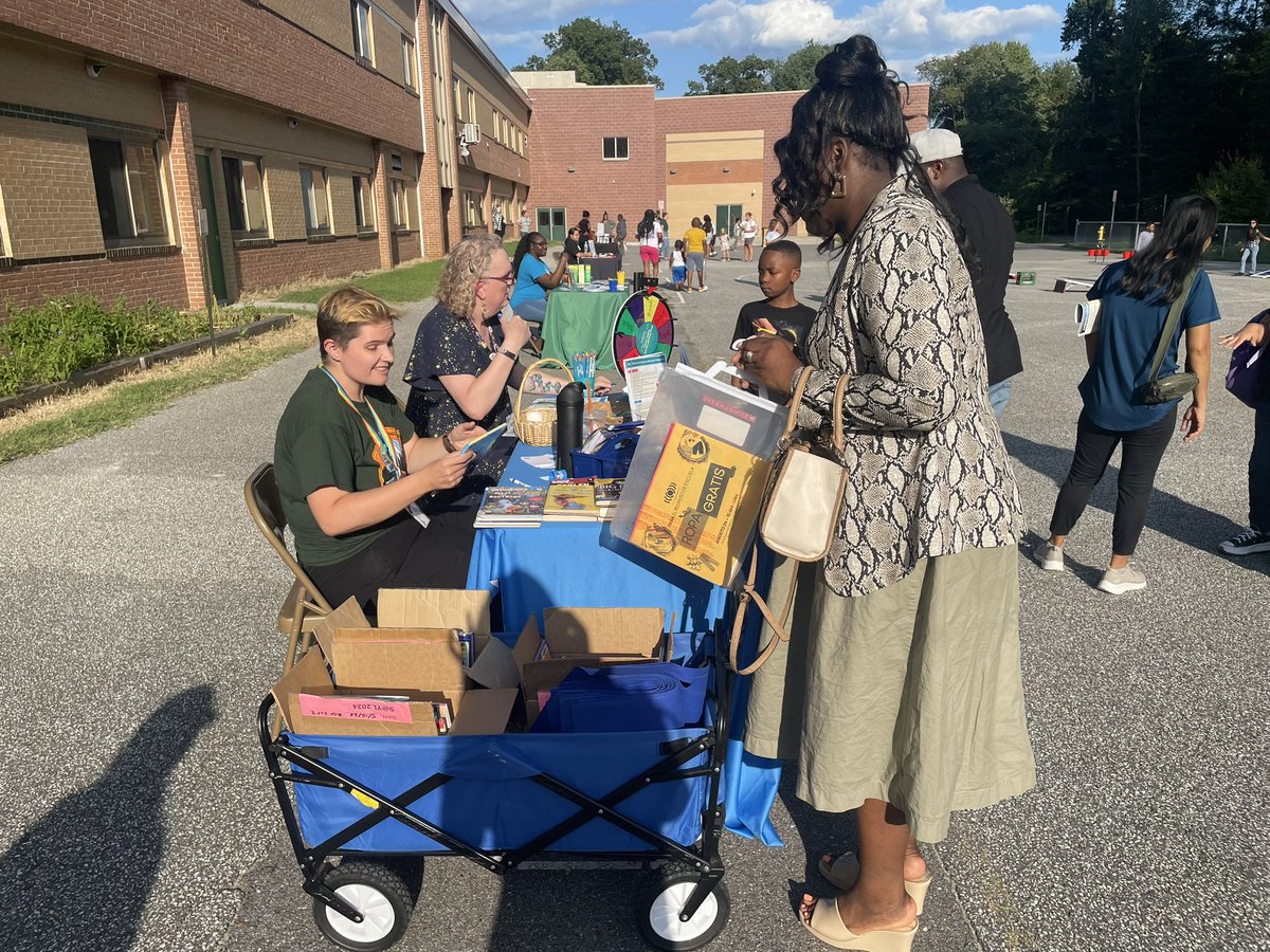 gbparkaacps's tweet image. Thank you families for attending our Back-to-School Block Party! Big shout out to our GBP staff who worked tirelessly before, during and after the event. We appreciate all of our Community Partners! #Verizon #UMBC #AACPL #GirlScouts  #CommunitySchools #AACPS #belonggrowsucceed