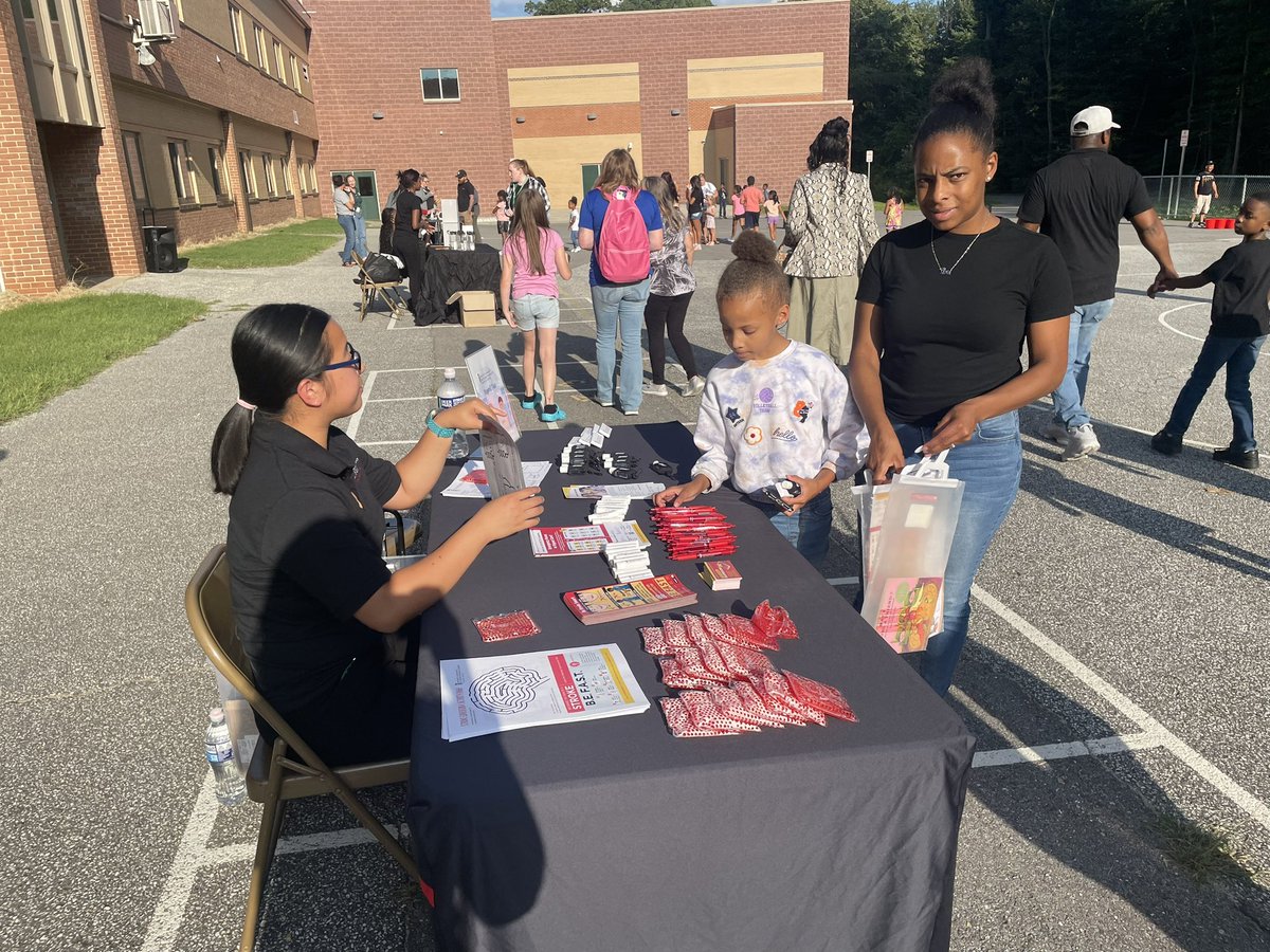 gbparkaacps's tweet image. Thank you families for attending our Back-to-School Block Party! Big shout out to our GBP staff who worked tirelessly before, during and after the event. We appreciate all of our Community Partners! #Verizon #UMBC #AACPL #GirlScouts  #CommunitySchools #AACPS #belonggrowsucceed