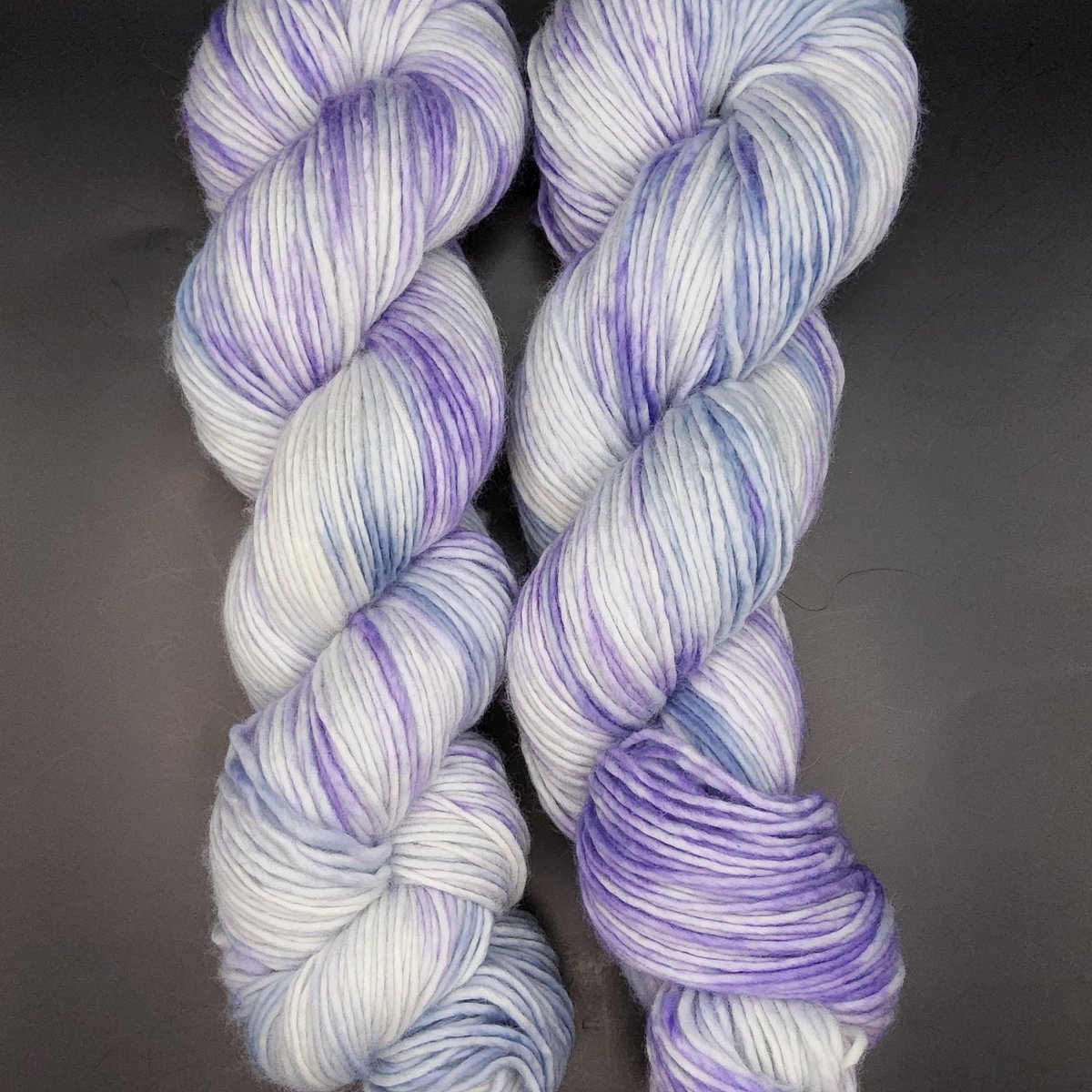In stock. Going soon. Hand Dyed Yarn - Lilac Skies - Single Ply 100% Fine Superwash Merino Yarn only at $24.00.. 
wildpoppyyarns.etsy.com/listing/175092…
#SinglePly #CalmColorway