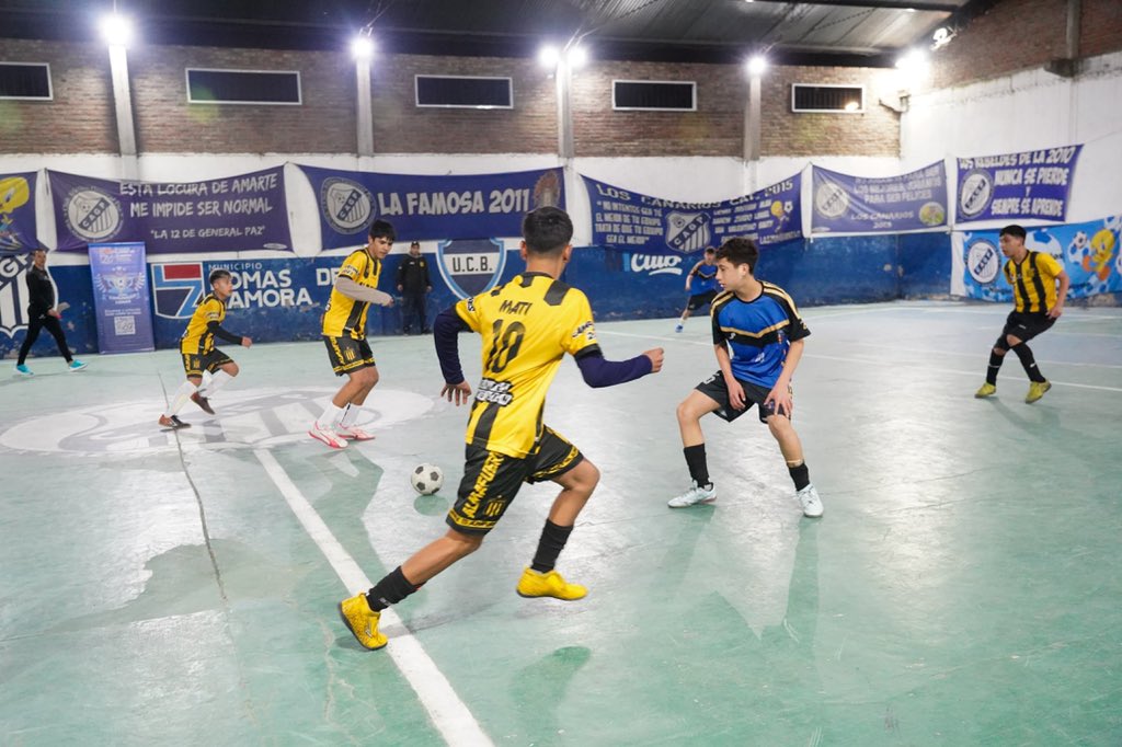 MunicipioLdeZ's tweet photo. 🏆⚽️ ¡YA ARRANCÓ LA COPA COMUNIDAD LOMAS!

Así vivimos los primeros partidos de esta competencia que incluye a más de 500 chicos de 64 clubes de todos los barrios de Lomas de Zamora.

Trabajamos para promover la actividad deportiva de vecinos de todas las edades.

#ComunidadLomas https://t.co/mNPt7objwm