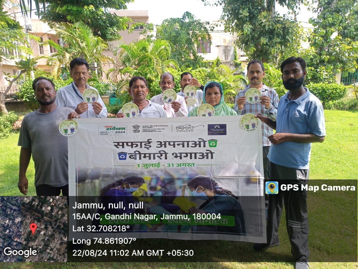 jmcsbm's tweet image. To enhance source segregation, the IEC team is conducting door-to-door awareness campaigns and affixing stickers for wet waste and dry waste segregation on twin bins.
#Sourcesegregation #SafaiApnao_BimariBhagao
@SwachhBharatGov @Devansh_IAS