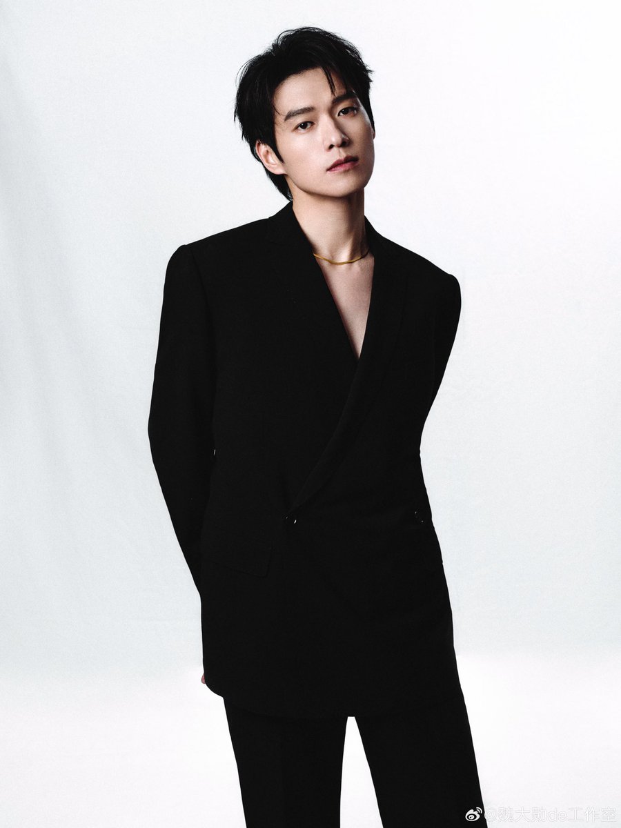 #WeiDaxun for a Bobbi Brown livestream event

More - m.weibo.cn/status/5070255…