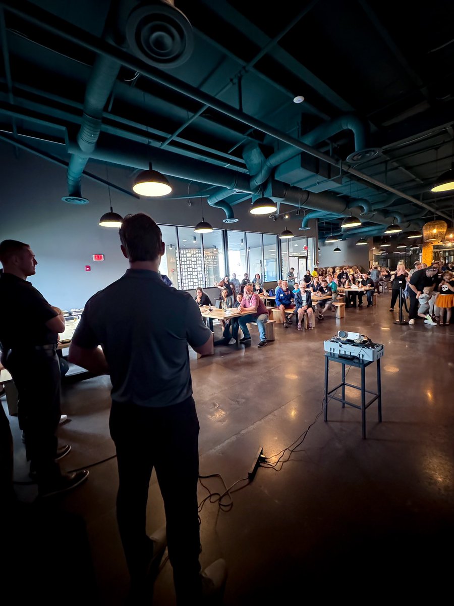 Our first year season ticket members had the opportunity tonight to meet their sales rep, chat with the coaches, learn more about their plan and win some prizes ☀️🏒

We are excited to see our family grow! 
📍Ivanhoe Park Lager House