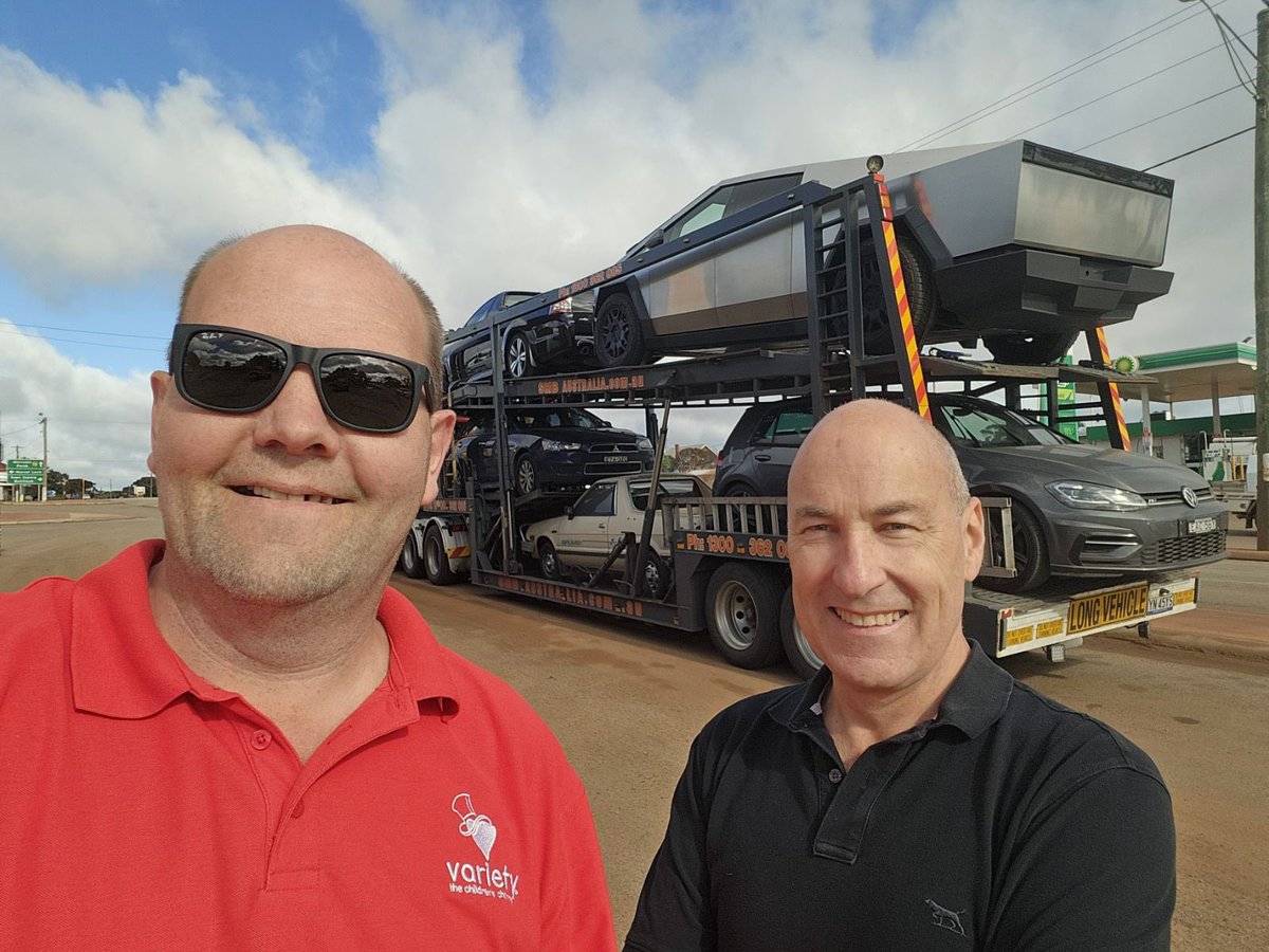 VarietyAU's tweet photo. We've just seen the future of Tesla in Australia. The first ever #cybertruck on it's way to Perth.
 
@tesla_wa @Tesla @TeslaAUNZ 
#evadventure  #teslacybertruck #Tesla https://t.co/0QRNsDMnRT