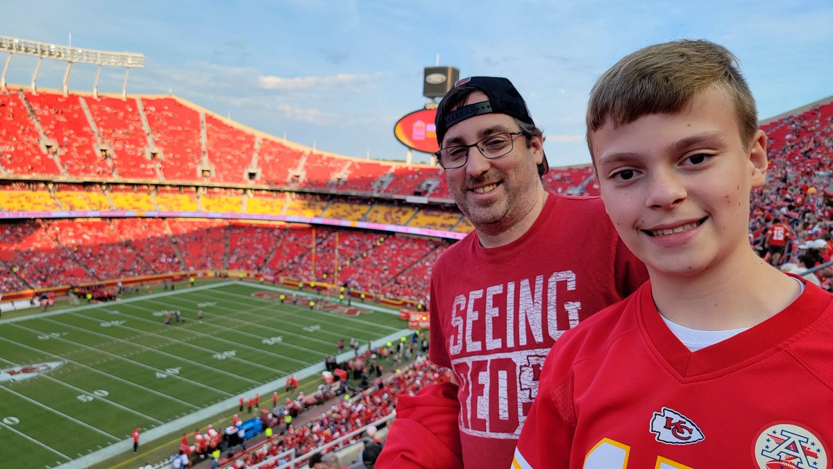 apatonai's tweet photo. #ChiefsKingdom https://t.co/Yq83Ku3Xdr