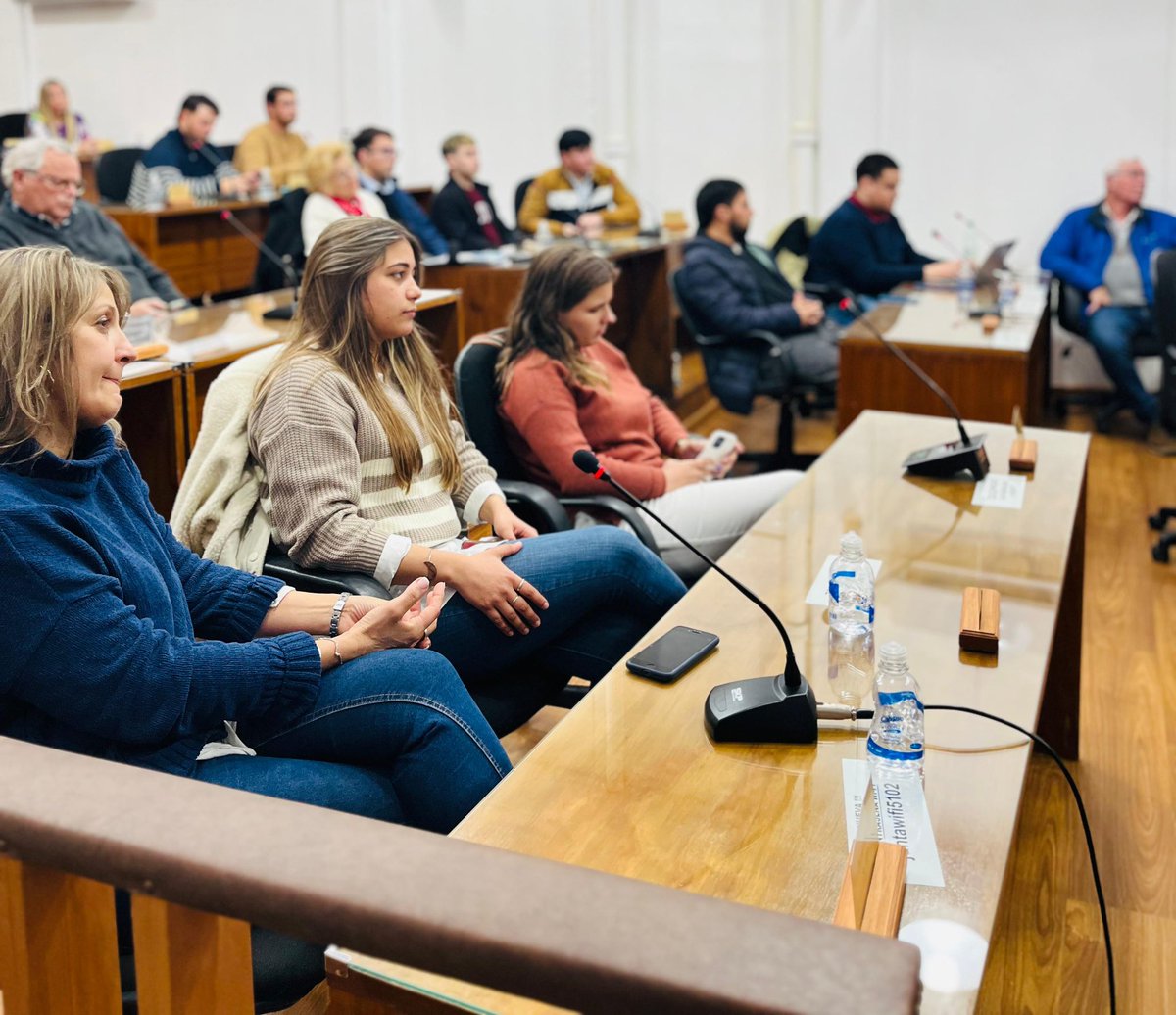 Fede_DeGroote's tweet photo. Charla sobre Allanamientos Nocturnos y la reforma del artículo 11 de la Constitución de la República con @cdcamy2004 
La juventud estará a la vanguardia de este tema. https://t.co/x8N11s4x1I
