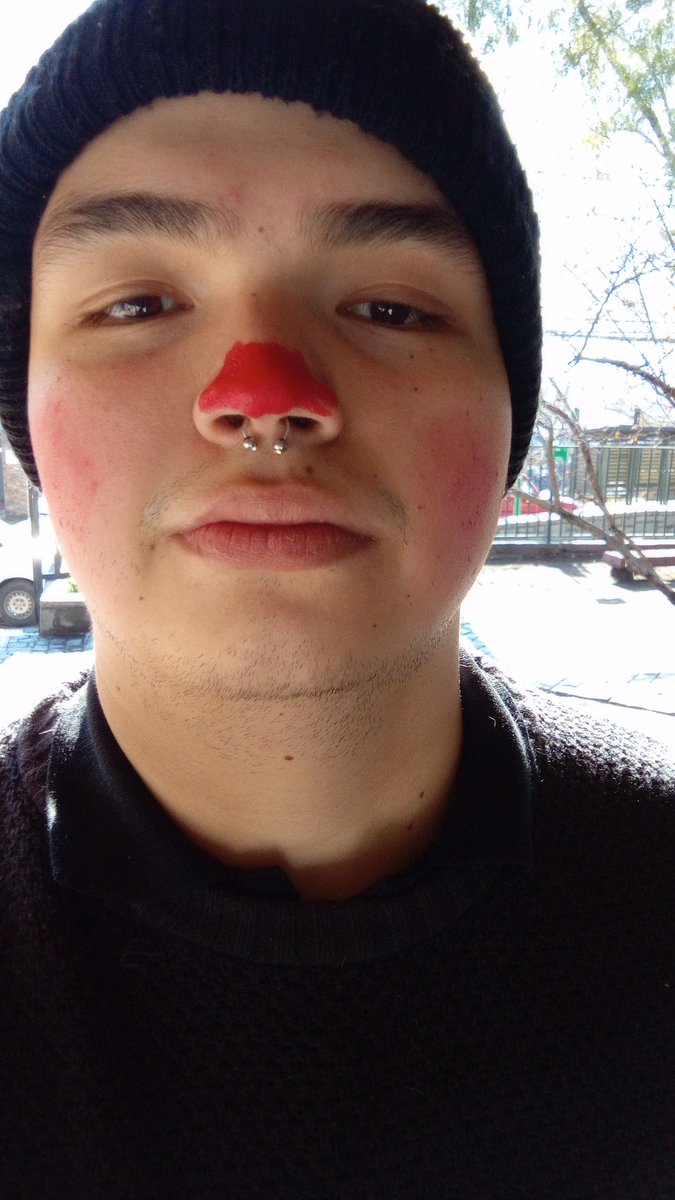 el_embara0's tweet photo. Un payaso qlio djjsjsjs momento práctica jejej #22agosto #practica https://t.co/7GnWdmYI3p