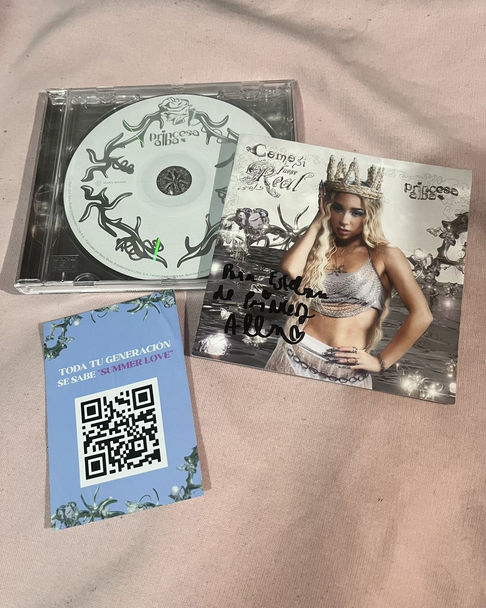 hen77802's tweet photo. Lo siento @princesa__alba pero la grabé de manera ilegal, es que estás tardando mucho en sacarla 
PD: Es la mejor canción del disco

#PrincesaAlba #LolOLove #PablloVittar 
#ComoSiFueseReal https://t.co/T05hcCpV6e
