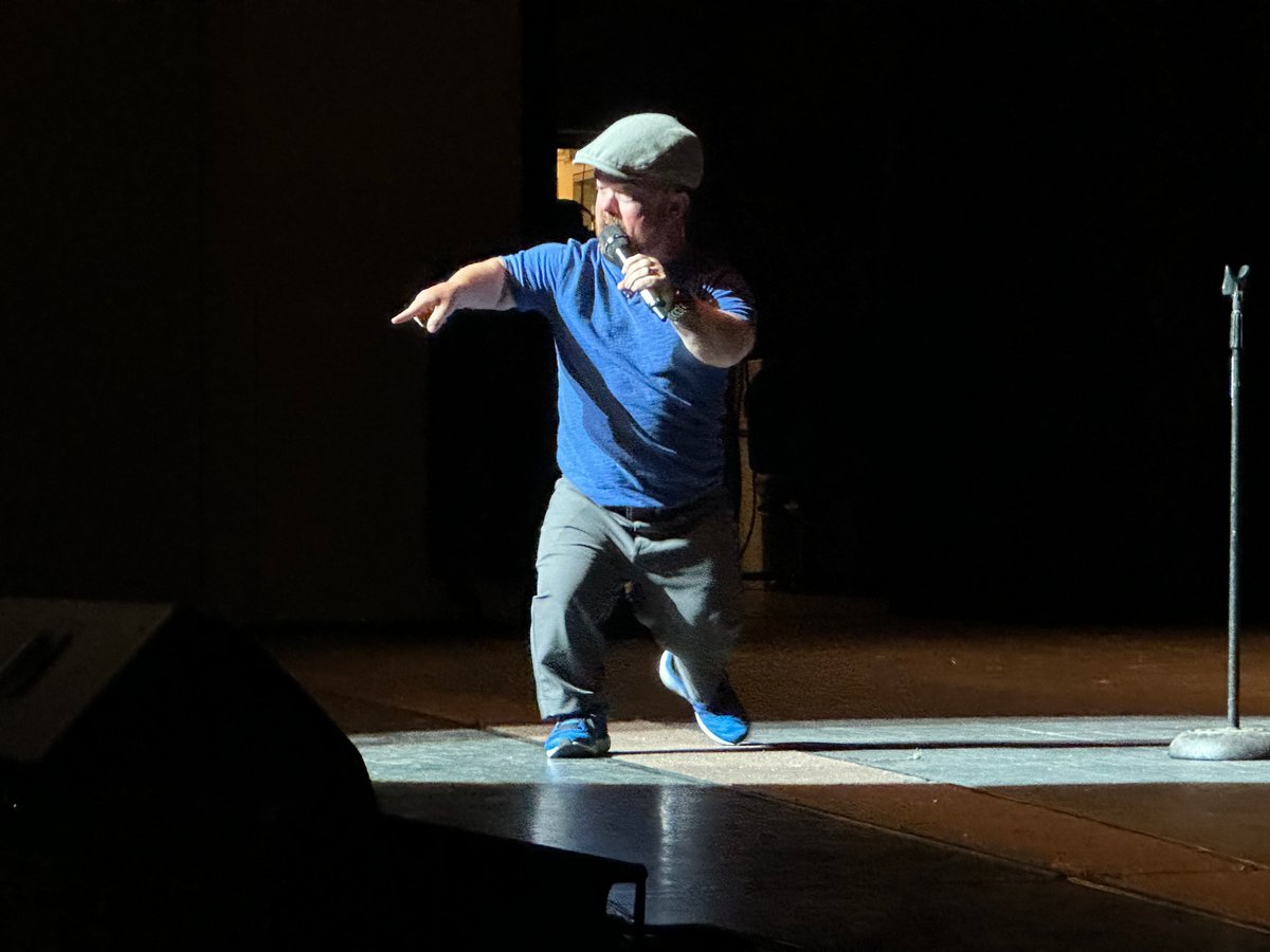 DowEventCenter's tweet photo. Shout out to @FunnyBrad, @Ball4President &amp; @SarahKeller07 for bringing Downtown Saginaw doses of the best medicine on this beautiful Thursday night! We appreciate you making your mark at The Dow Event Center! https://t.co/fJcJtZbmHn