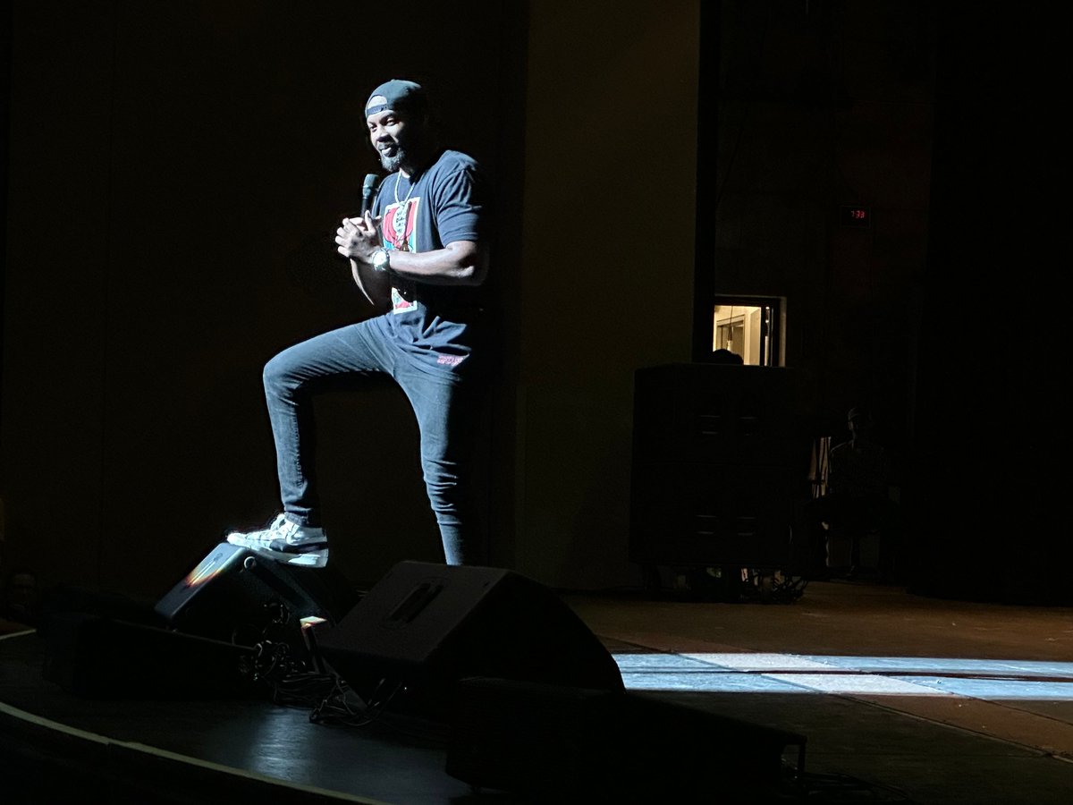 DowEventCenter's tweet photo. Shout out to @FunnyBrad, @Ball4President &amp; @SarahKeller07 for bringing Downtown Saginaw doses of the best medicine on this beautiful Thursday night! We appreciate you making your mark at The Dow Event Center! https://t.co/fJcJtZbmHn