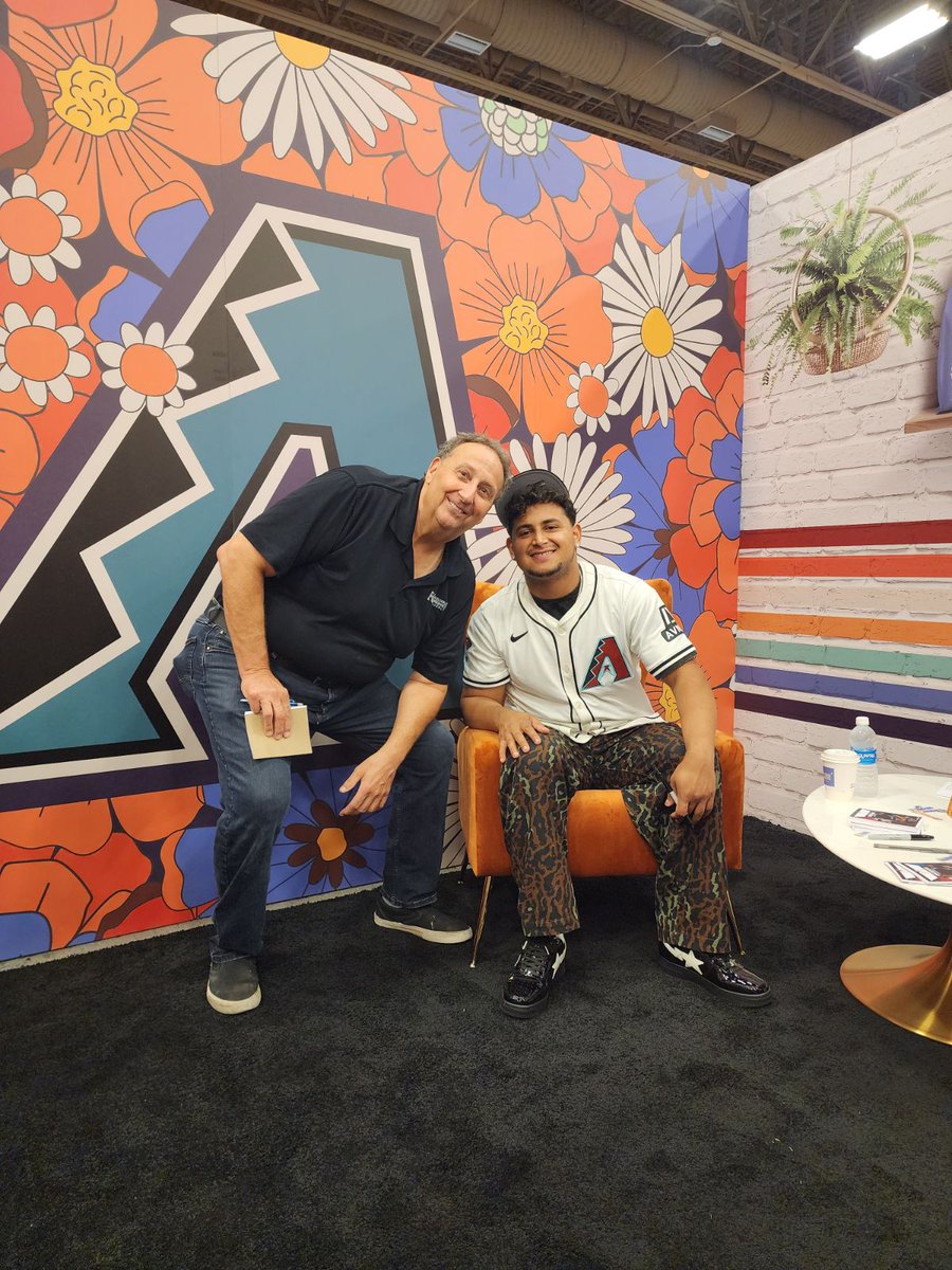 jimfoxaz's tweet image. Got to meet Diamondbacks catcher Gabby Moreno today at the Big I insurance convention in Glendale,  AZ.  Also there was Baxter, the Diamondbacks 2023 NL championship trophy, and even Flo from Progressive!
#GoDBacks